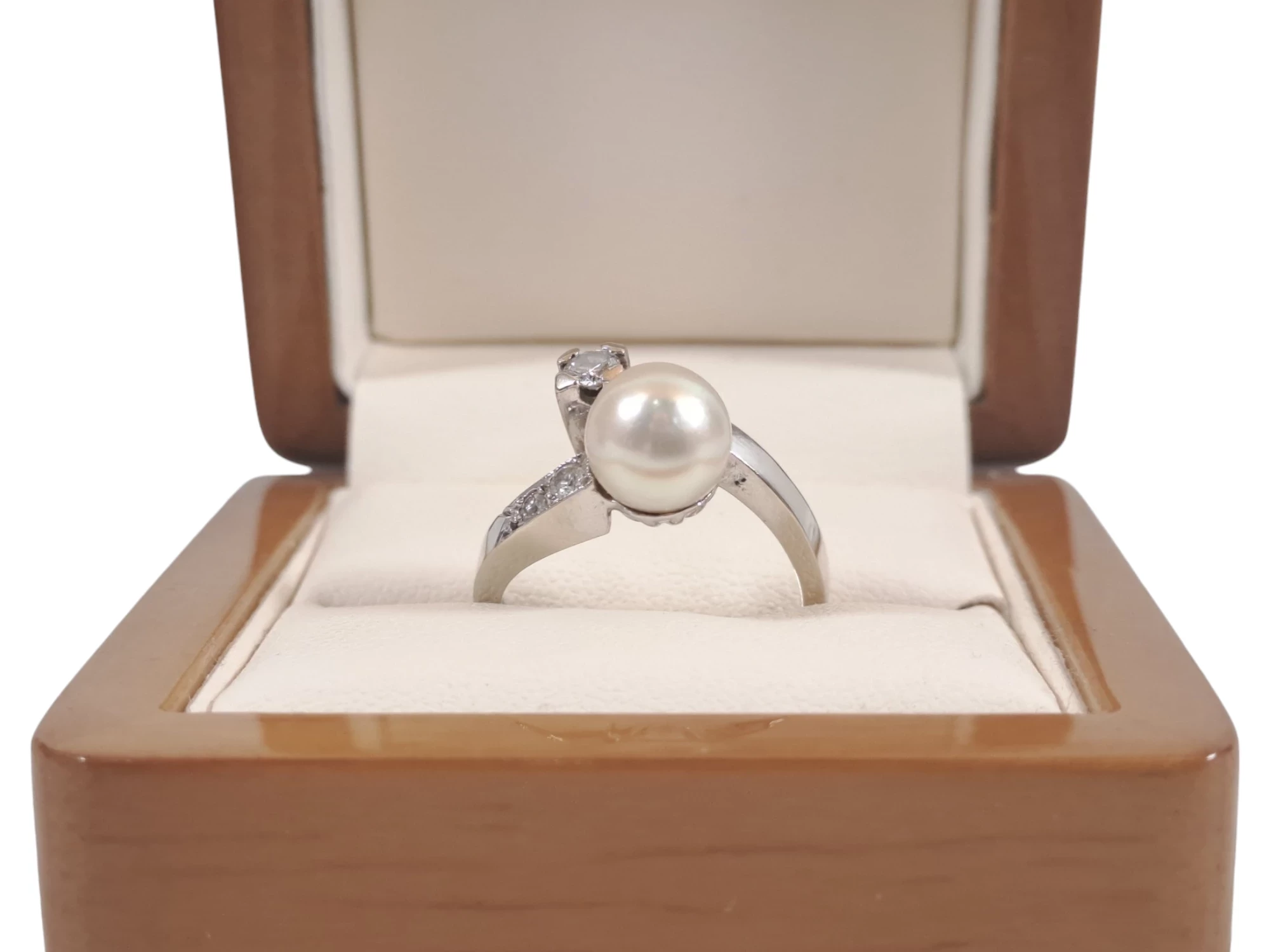 pierscionek-z-perla-i-diamentami-biale-zloto-pr750-593g-r14-kamien-17088-8388608