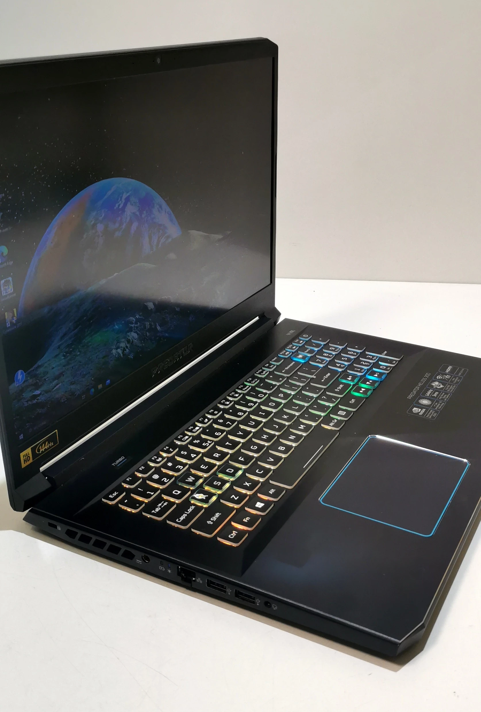 laptop-acer-predator-helios-300-intel-core-i732gb1tb-ssd-seria-procesora-4366-10