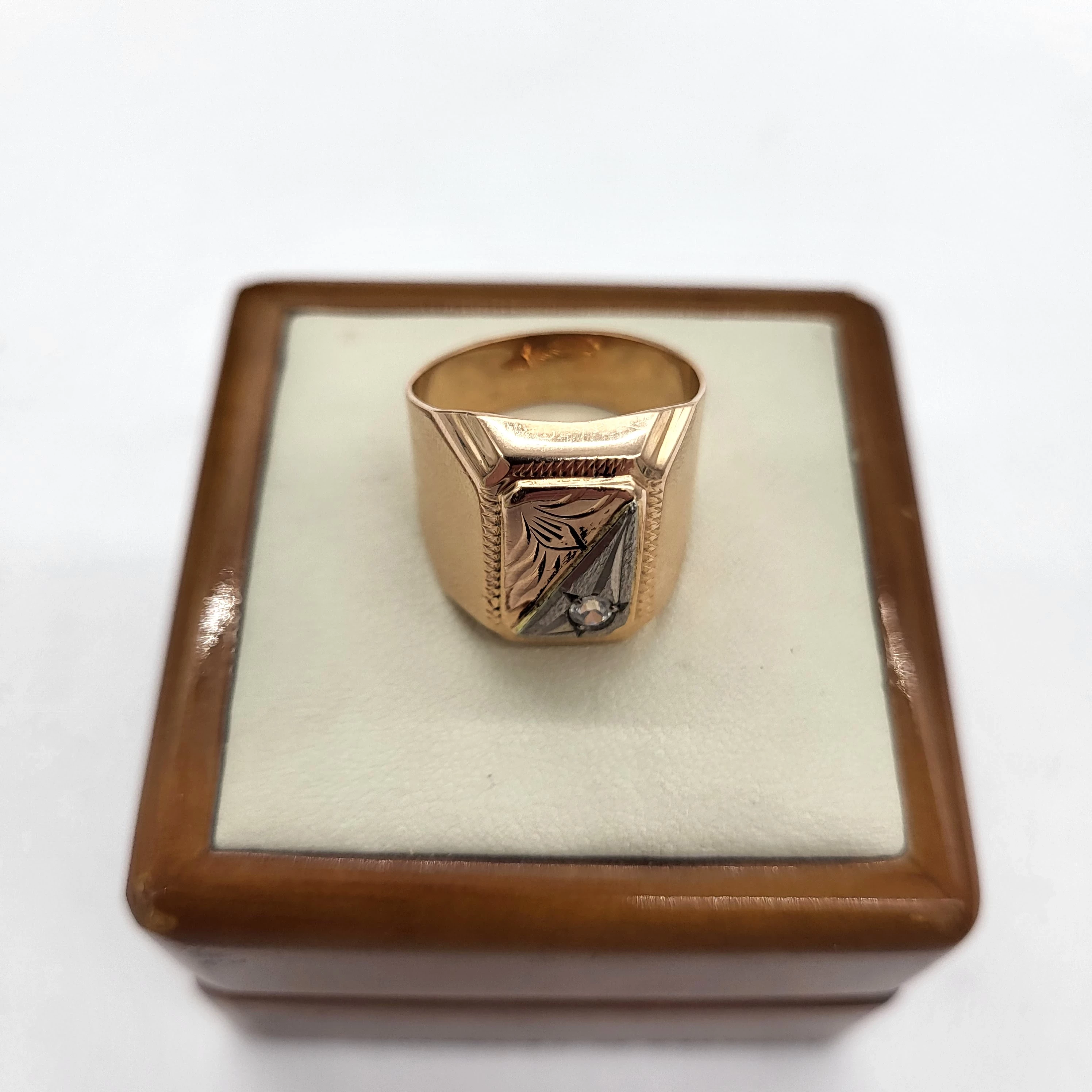 oryginalny-potezny-sygnet-585682g-kolor-dominujacy-205826-225106