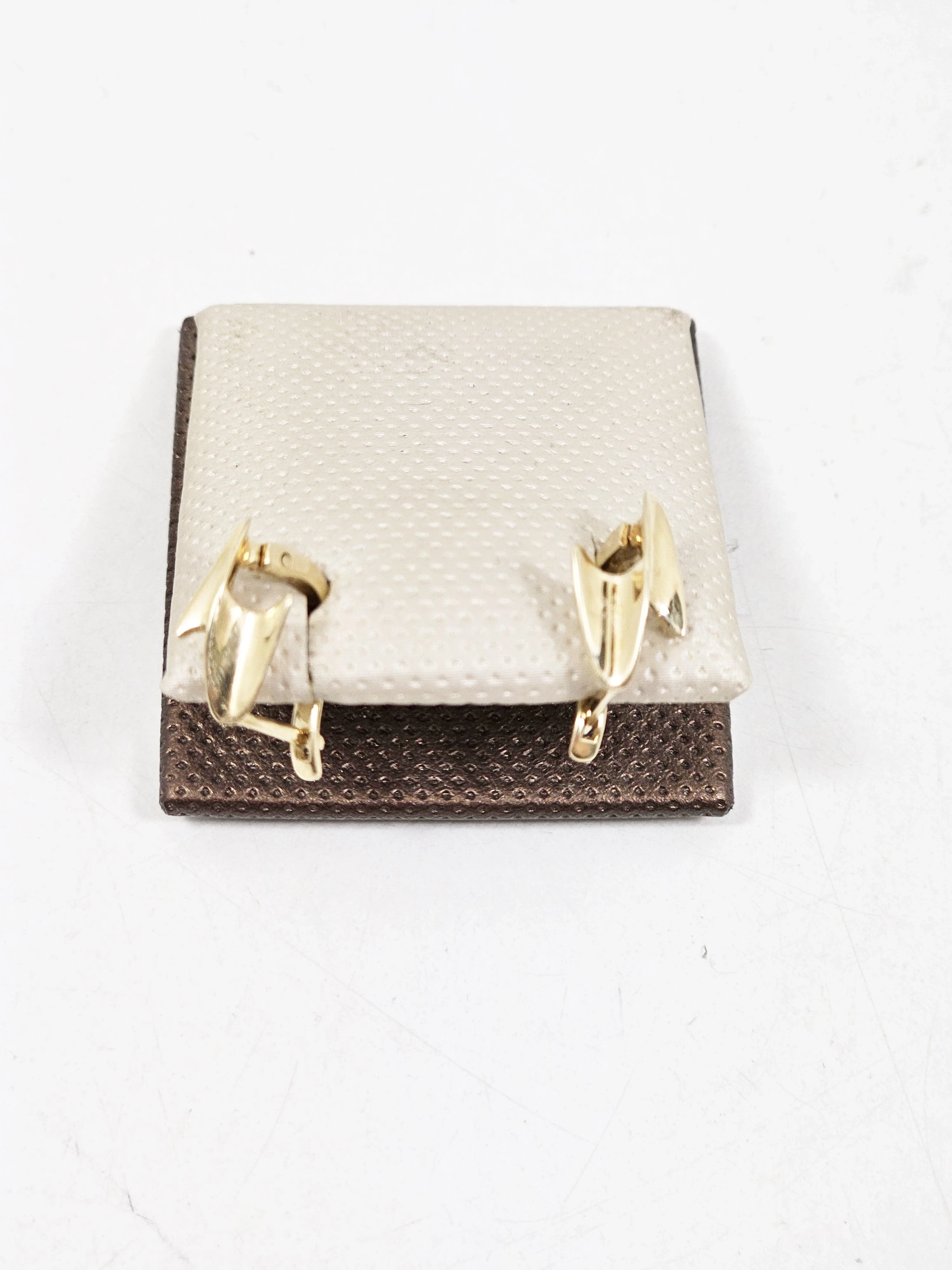 wyrob-jubilerski-uzywany-kolczyki-rodzaj-wyrob-jubilerski