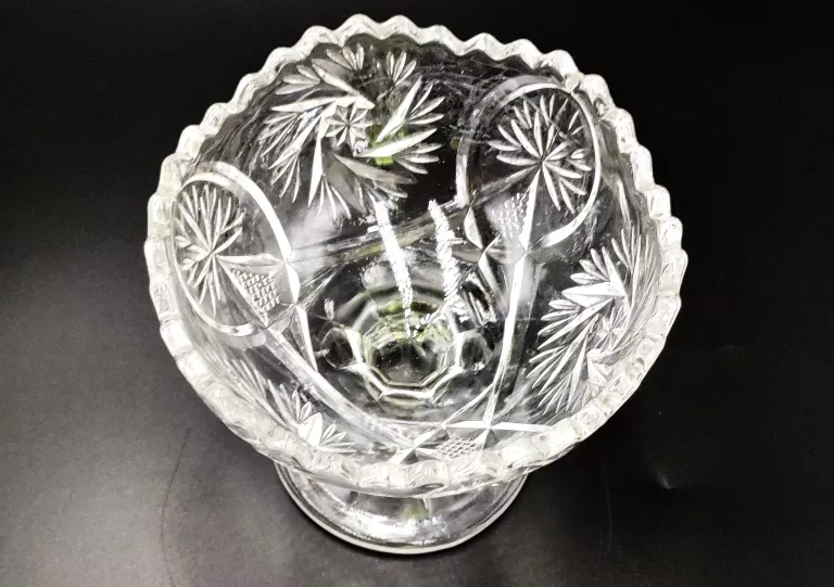 krysztalowa-cukiernica-z-czasow-prl-u-powstancow-slaskich-122-wroclaw