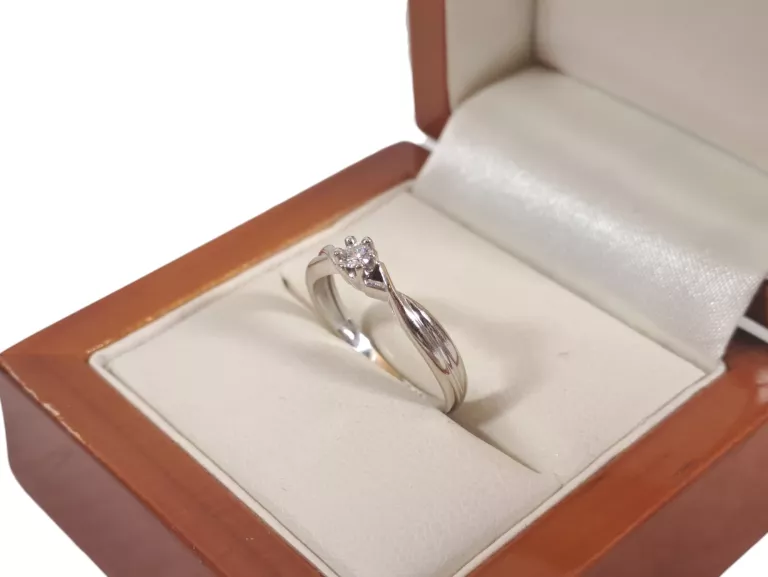 ZŁOTY PIERŚCIONEK Z DIAMENTEM 0,06CT PR.585 BIAŁE ZŁOTO 1,81G R:12