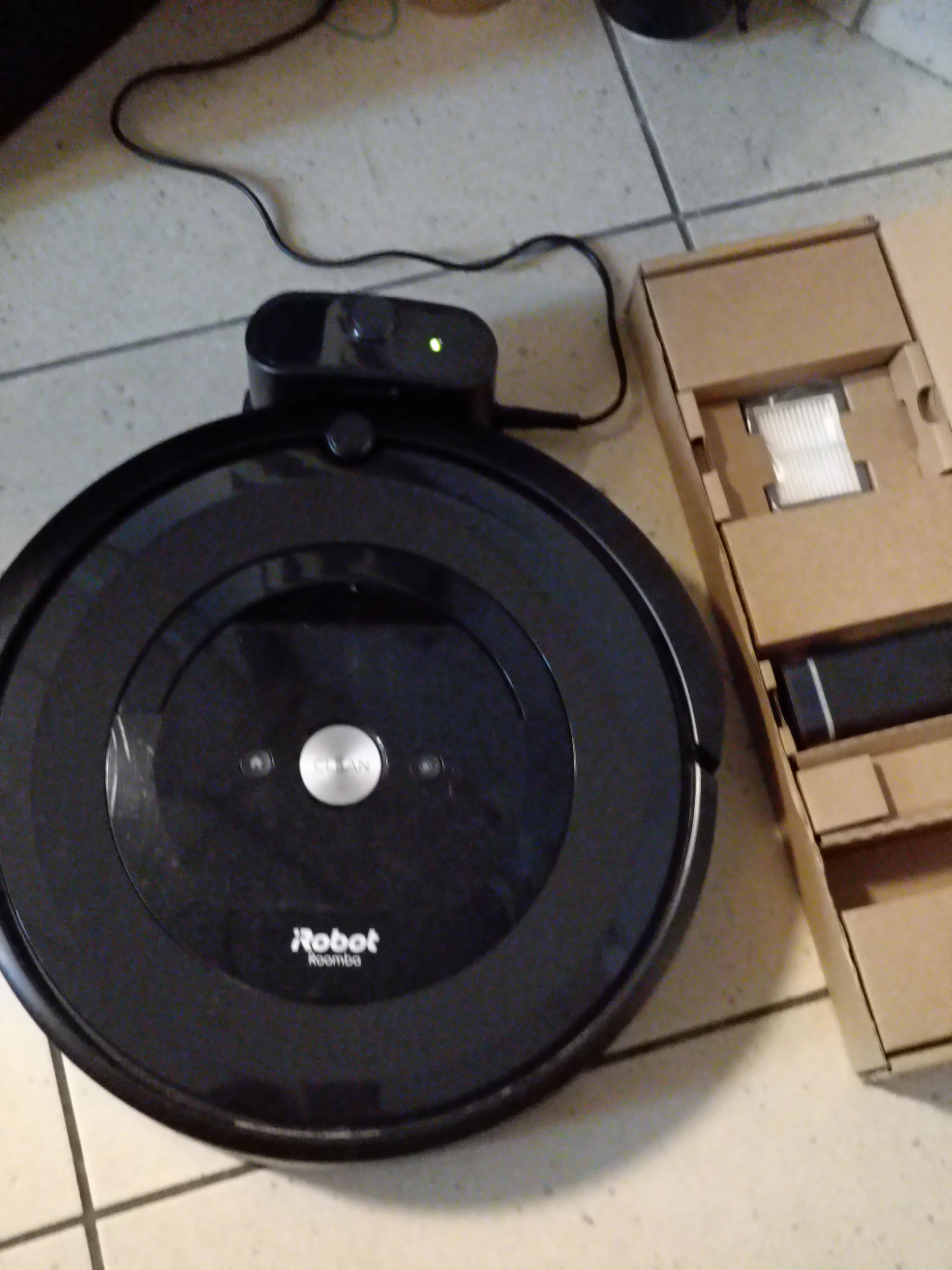 robot-sprzatajacy-irobot-roomba-e5-e5158-czas-pracy-bezprzewodowej-90