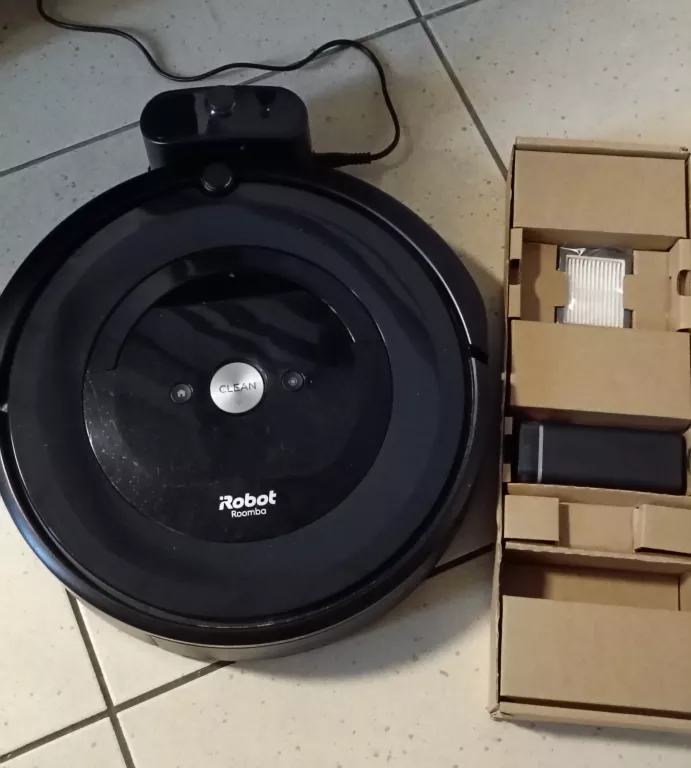 ROBOT SPRZĄTAJĄCY IROBOT ROOMBA E5 E5158