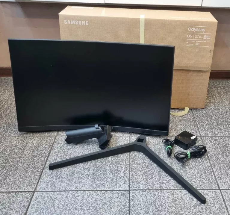 MONITOR SAMSUNG ODYSSEY G5 27'' C27G55TQWR