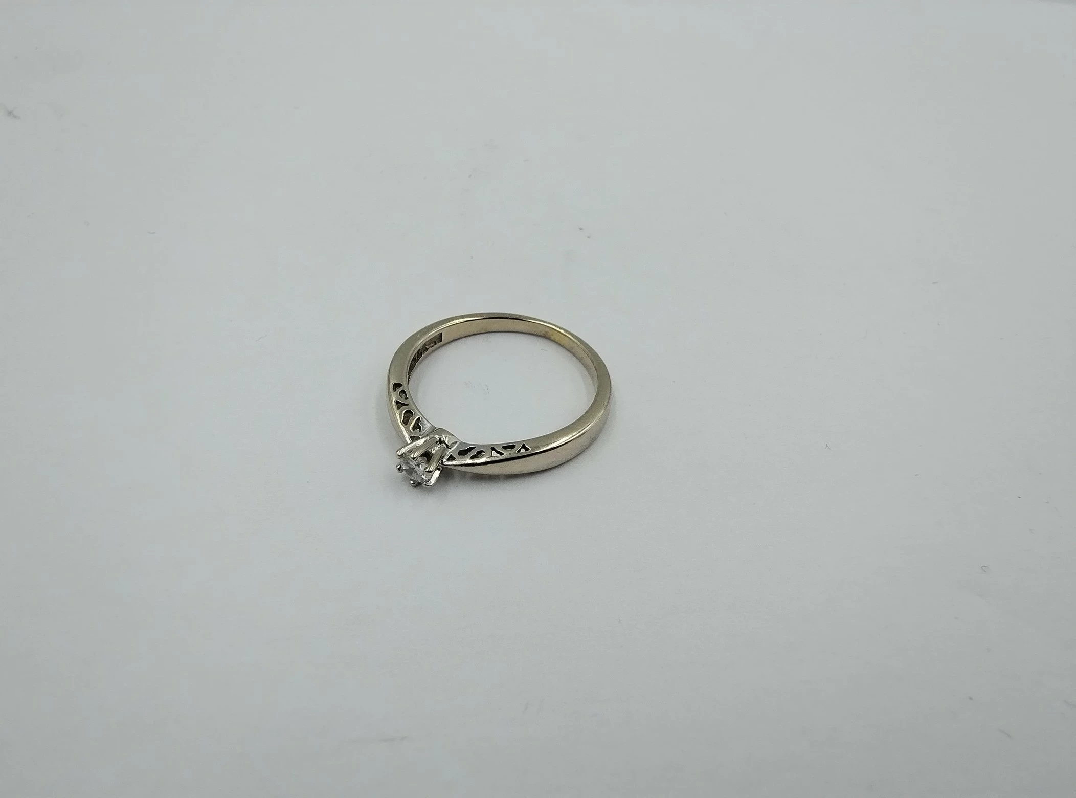 wyrob-jubilerski-uzywany-pierscionek-diamenty-stan-uzywany