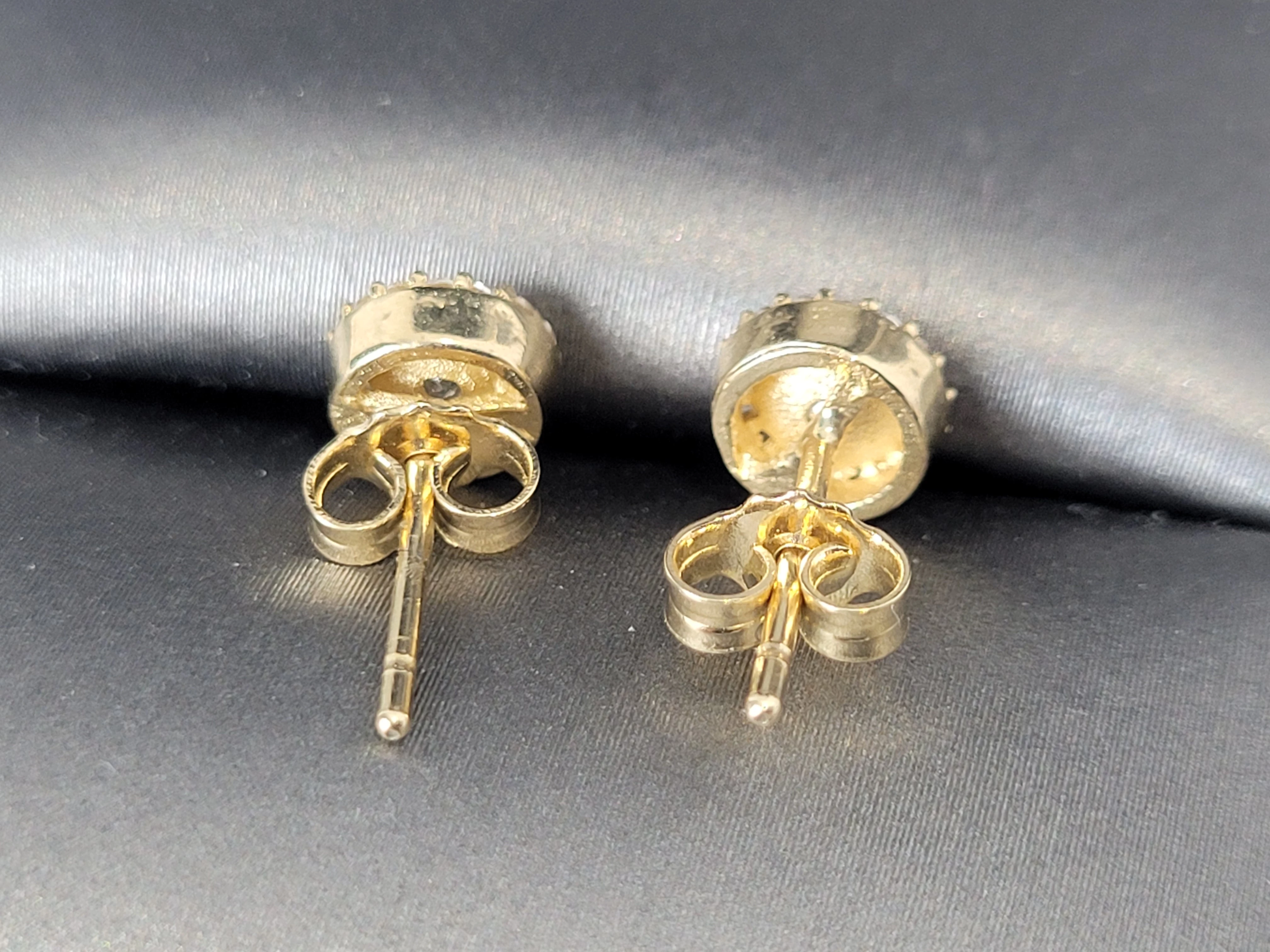 zlote-kolczyki-sztyft-z-cyrkonia-drobne-pr585-164-g-j-ean-gtin-5905868205275