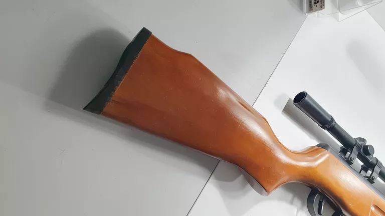 wiatrowka-tytan-b3-3-z-luneta-stan-uzywany