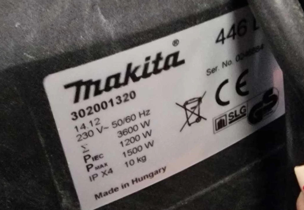 odkurzacz-przemyslowy-makita-446l-marka-makita