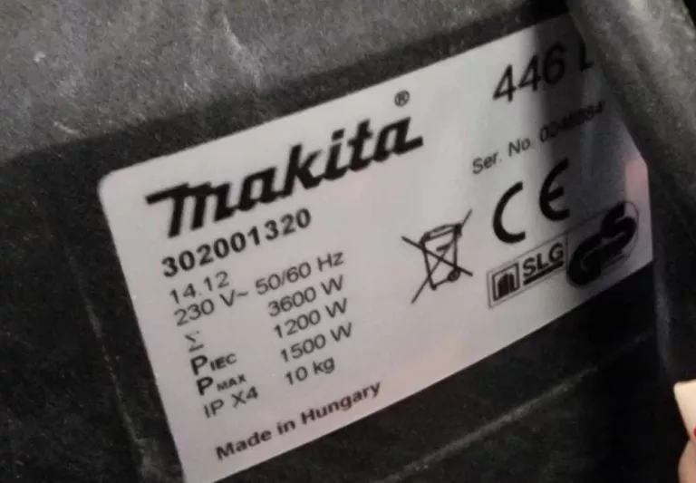 odkurzacz-przemyslowy-makita-446l-marka-makita