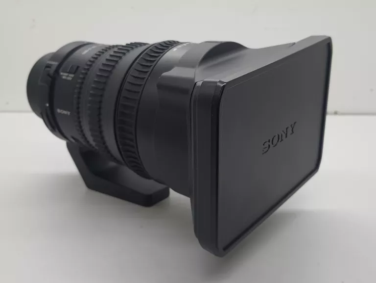KAMERA SONY ILME-FX6V + OBIEKTYW SONY FE 4/PZ 28-135 G