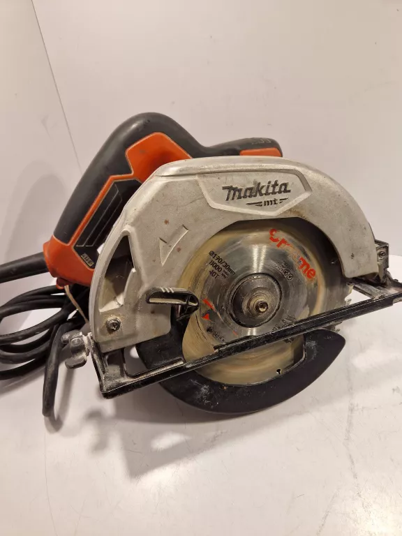 PILARKA TARCZOWA MAKITA M5802