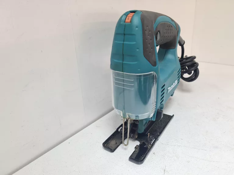 wyrzynarka-makita-4328-stan-uzywany