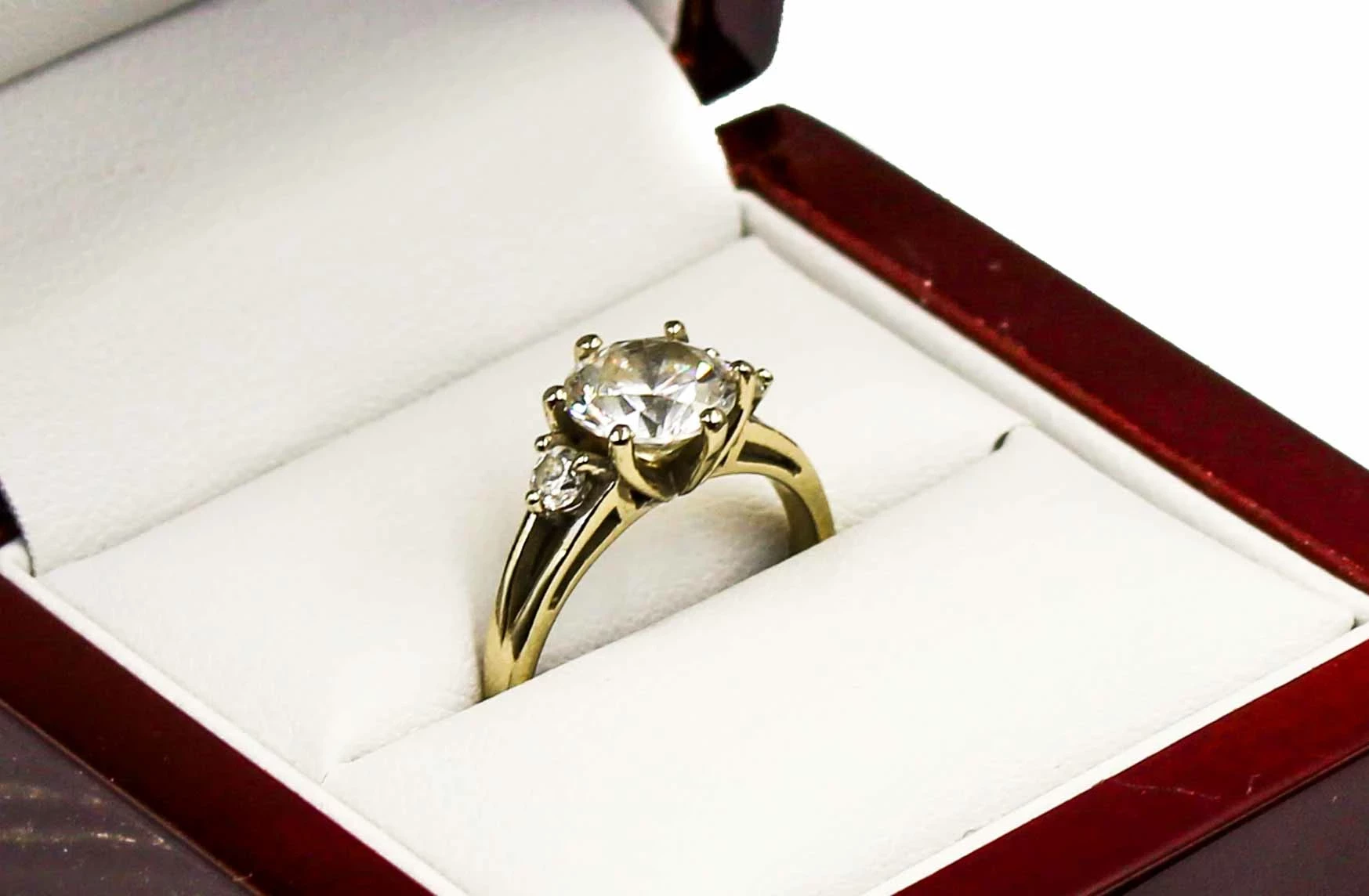 zloty-pierscionek-z-cyrkoniami-p585-w385-r16-material-15835-1