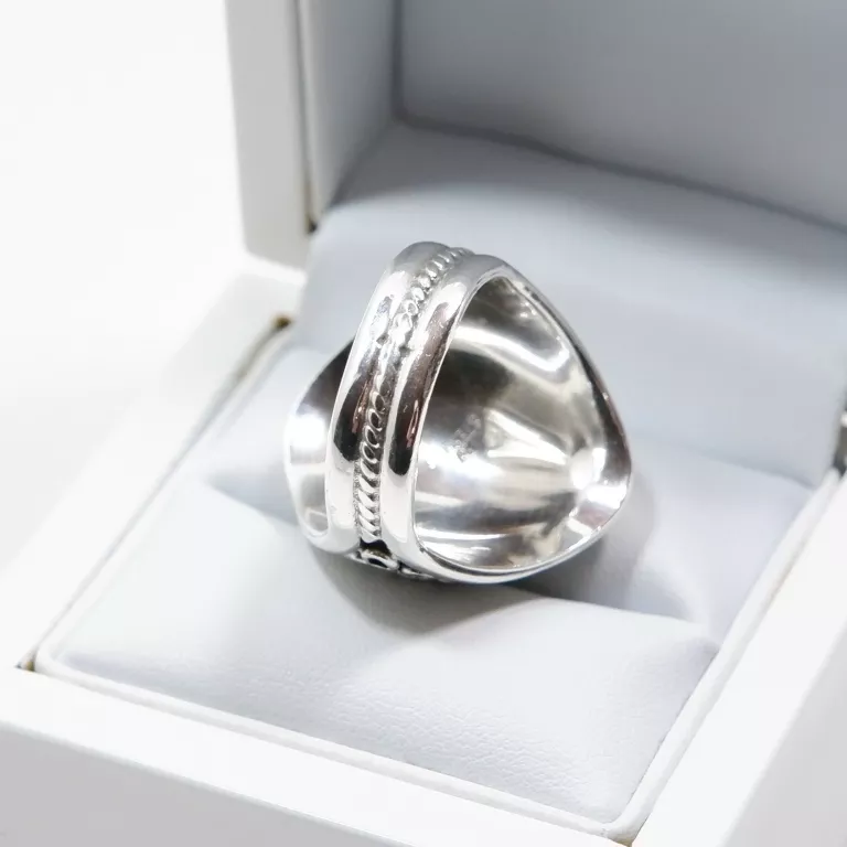 SREBRNY SYGNET BŁĘKITNE OCZKO R8 STERLING 12.86G