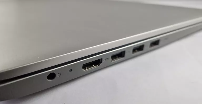 LAPTOP LENOVO IDEAPAD 3 17ADA05 8/240GB ATHLON 3050U