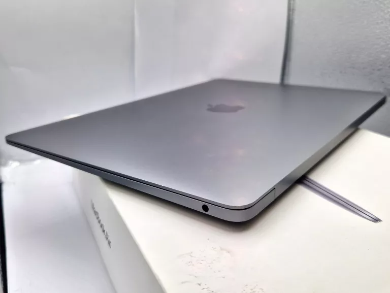 美品 MacBook Air A2337 2020 M1/8GB/256GB Apple MacBook Air A2337 EMC 3598 13,3