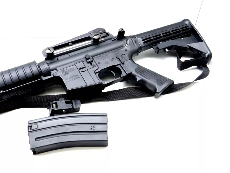 PISTOLET 6MM CYBERGUN COLT M4A1 AEG GARDE MAIN MOY