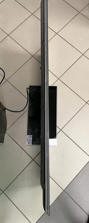 TELEWIZOR LG 42LE8500 (BRAK PILOTA)