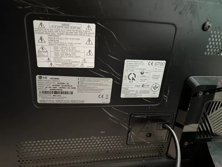 TELEWIZOR LG 42LE8500 (BRAK PILOTA)