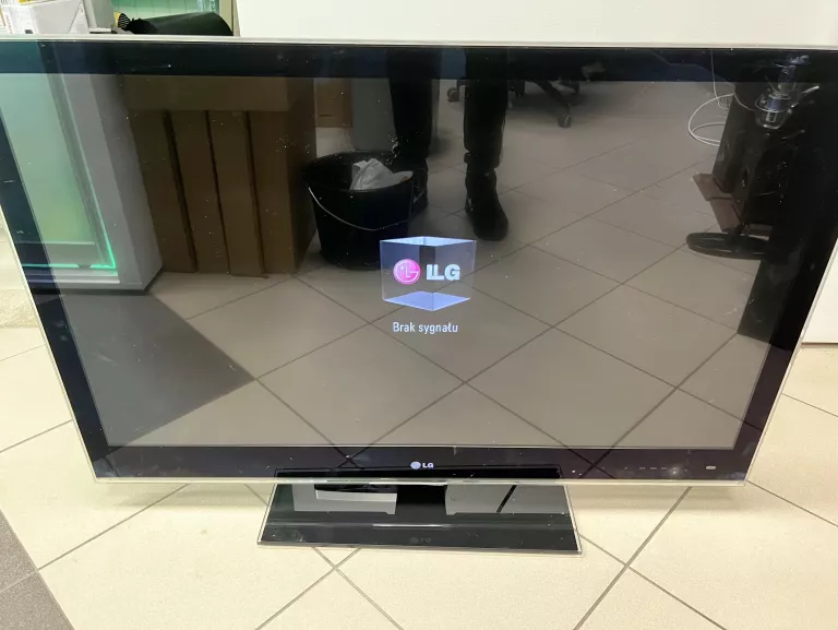 TELEWIZOR LG 42LE8500 (BRAK PILOTA)