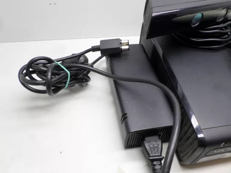 KONSOLA XBOX 360 KINECT 1 PAD