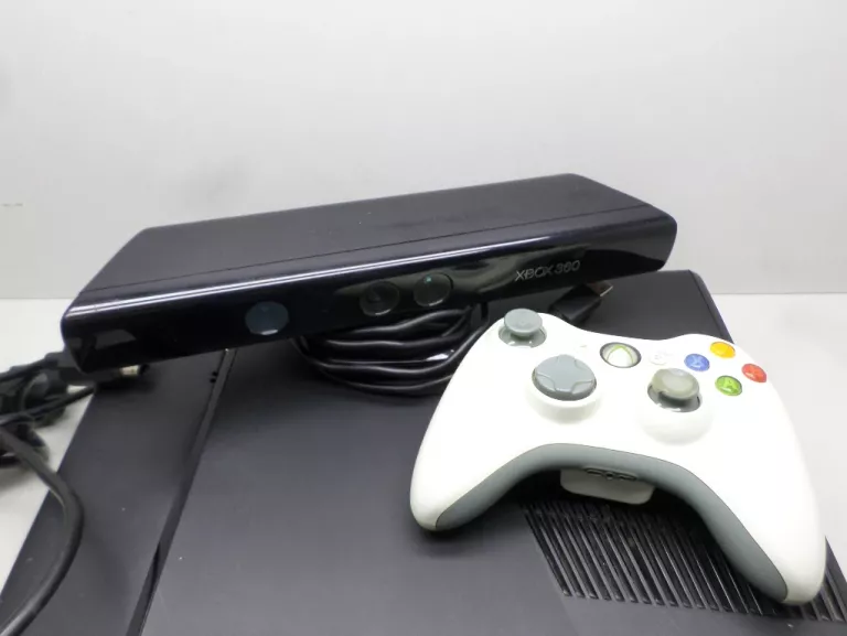 KONSOLA XBOX 360 KINECT 1 PAD
