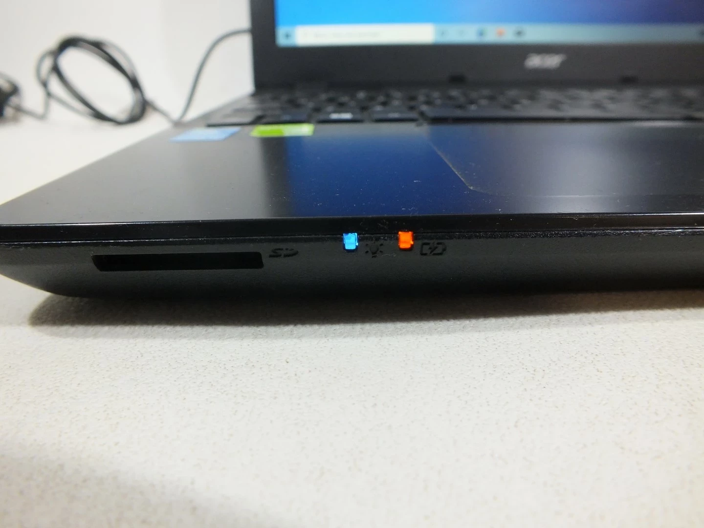 laptop-acer-aspire-e15-4ram-graf-lad-seria-procesora-intel-core-i5