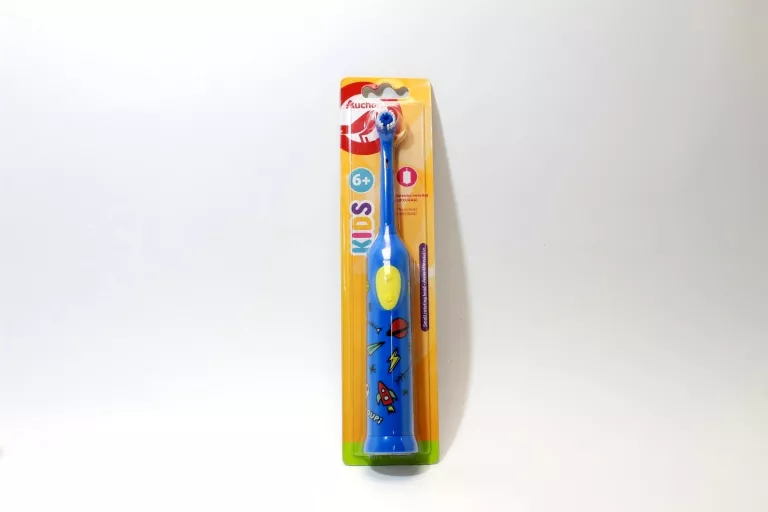 SZCZOTECZKA ELEKTRYCZNA DLA DZIECI NIEBIESKA AUCHAN BLISTER