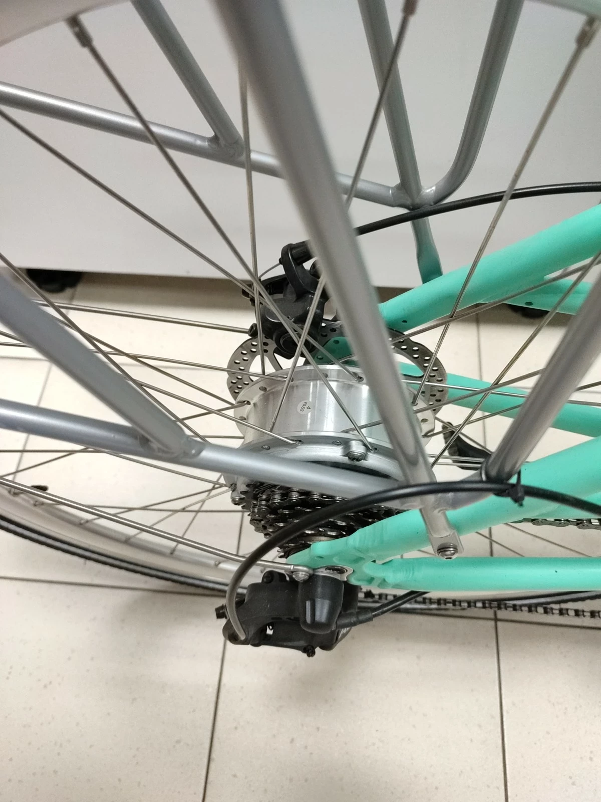 rower-elektryczny-damski-ebfec-lyssa-moc-silnika-25000