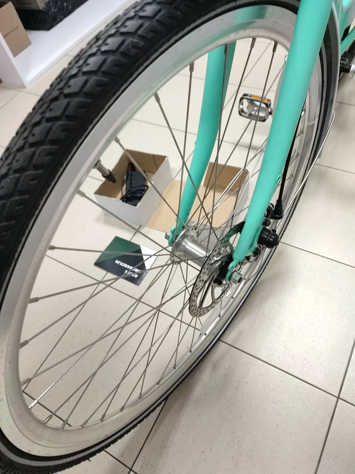 rower-elektryczny-damski-ebfec-lyssa-kod-producenta-lf40-damski-bialy-10ah