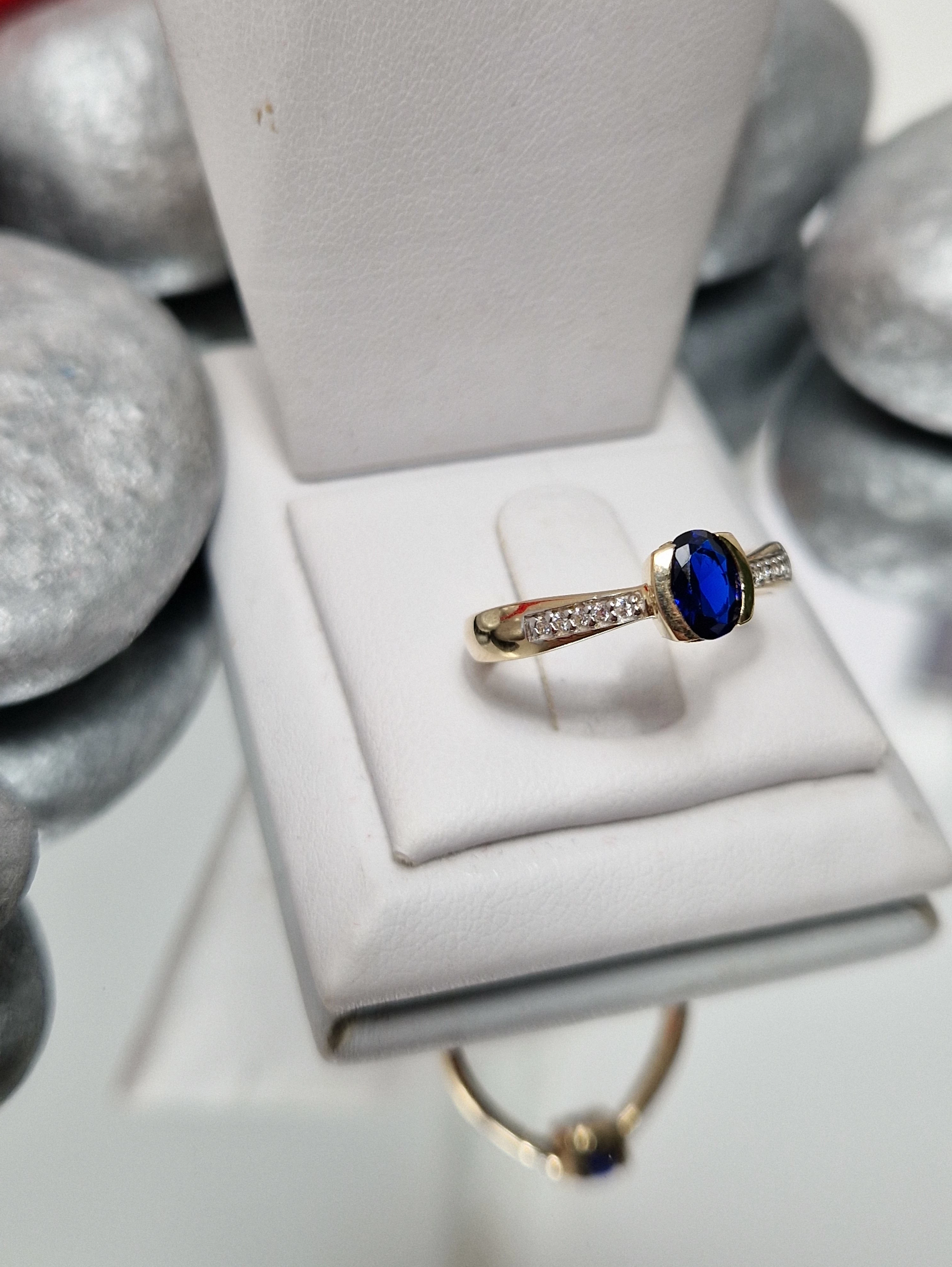 zloty-pierscionek-585285-z-niebieskim-oczkiem-i-cyrkoniami-ean-gtin-5903772003246