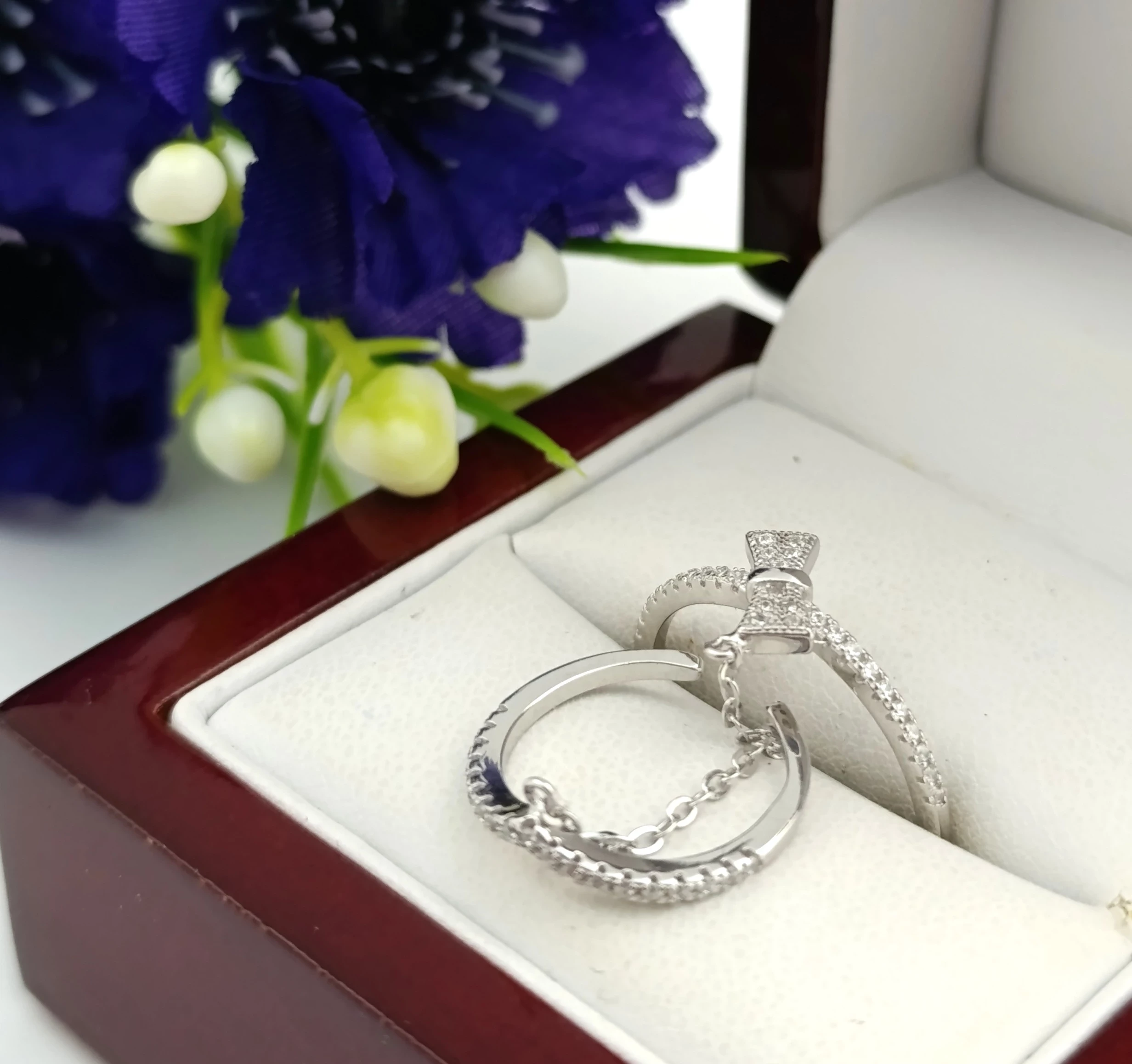 srebrny-podwojny-pierscionek-z-lancuszkiem-208g-r17-ean-gtin-5905235813065