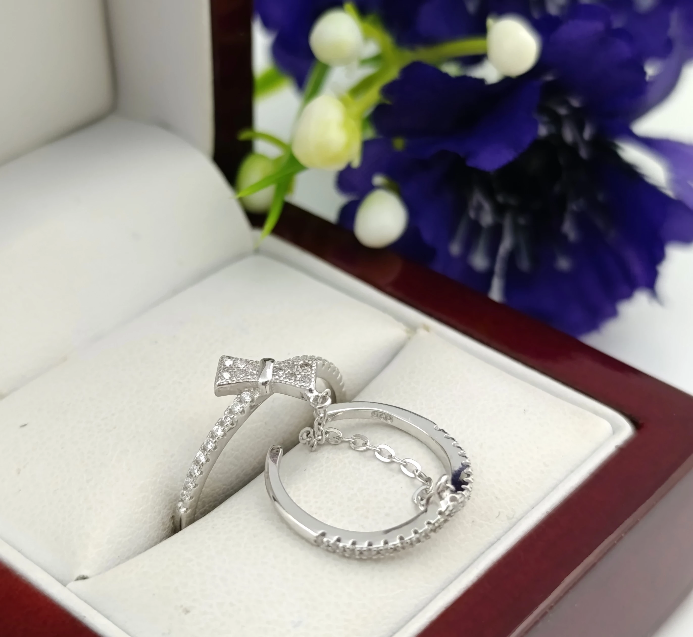 srebrny-podwojny-pierscionek-z-lancuszkiem-208g-r17-stan-11323-1