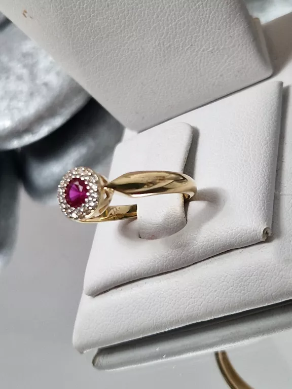 zloty-pierscionek-585239g-bordowa-cyrkonia-dookola-male-cyrkonie-ean-gtin-5900025448069