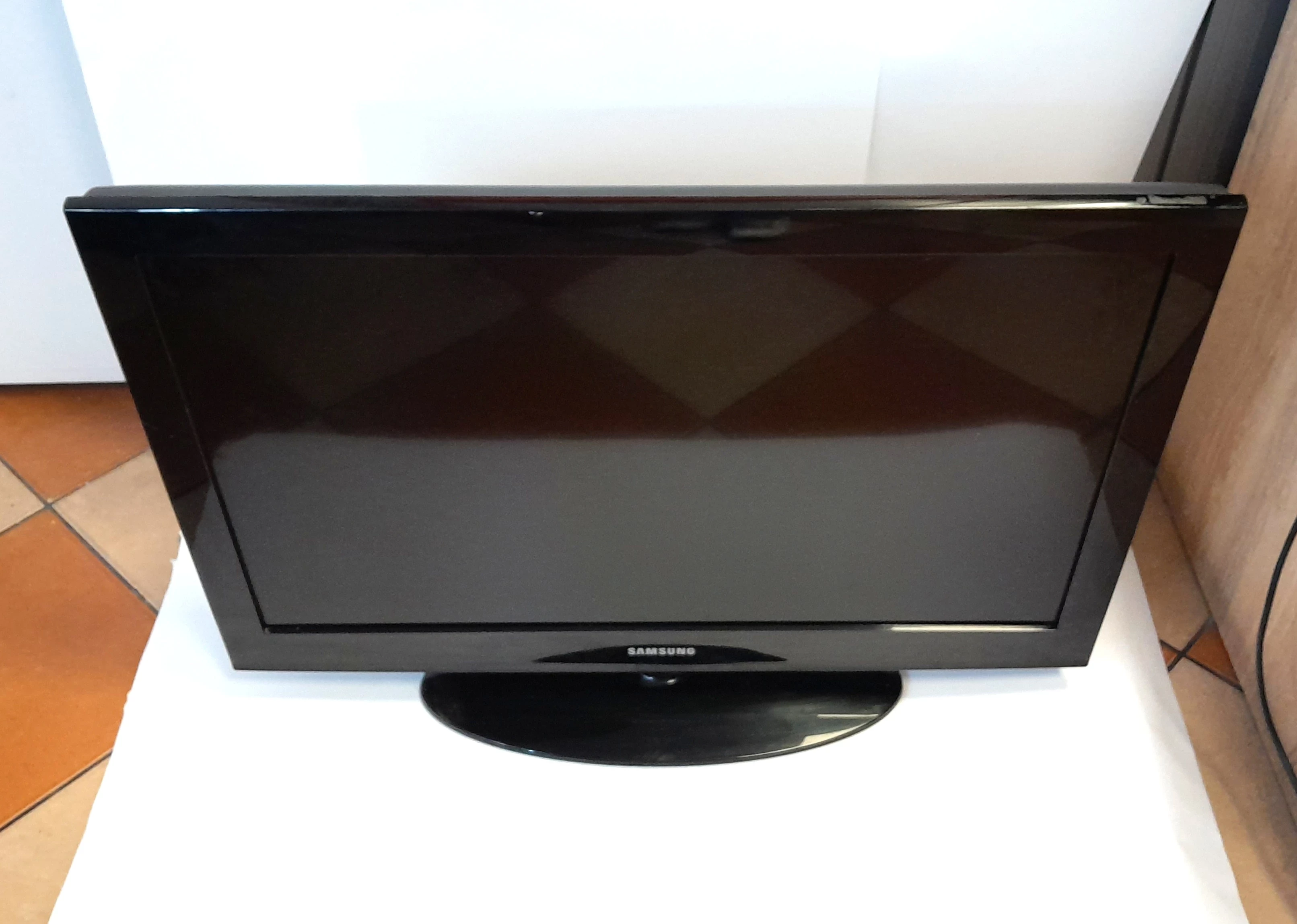 telewizor-samsung-le32d400e1w-stan-uzywany