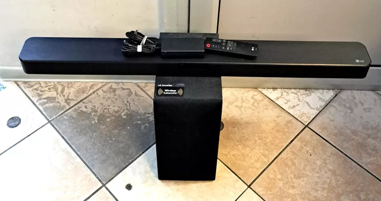SOUNDBAR LG NO.SN4/SUB/PILOT/OKABLOWANIE