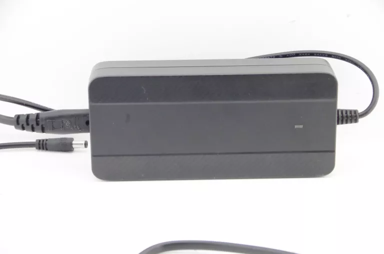 PROFESJONALNA HULAJNOGA ELEKTRYCZNA AOVO PRO M365 Z ZAPIĘCIEM CZYTAJ