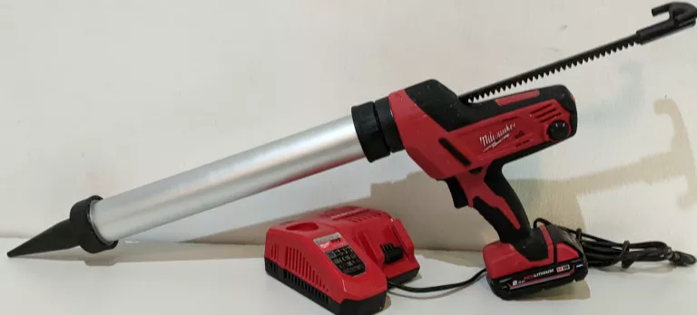 PISTOLET DO KLEJU MILWAUKEE C18 PCG + TUBA | AKU 2,0 AH | SZYBKA ŁADOWARKA