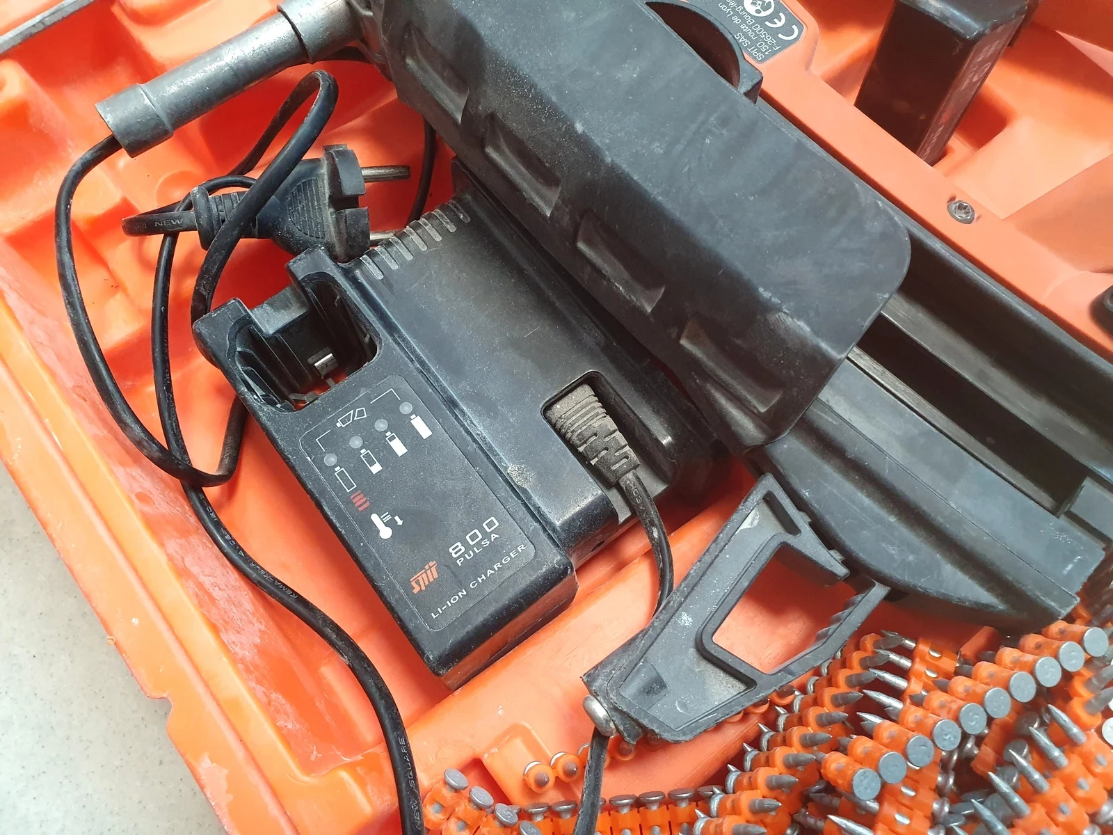 gwozdziarka-gazowa-osadzak-spit-pulsa-800p-ean-gtin-3439510183410