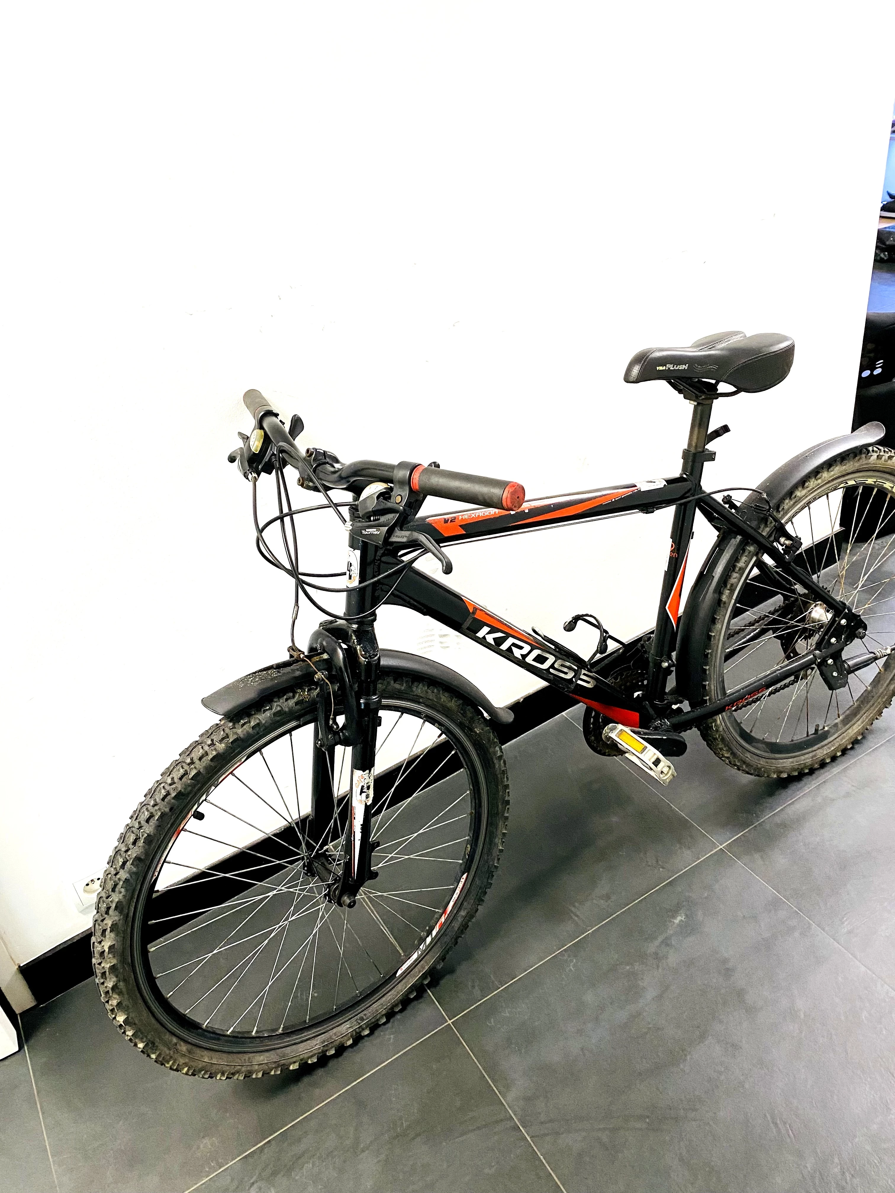 rower-kross-hexagon-v2-czarny-kolor-czarny