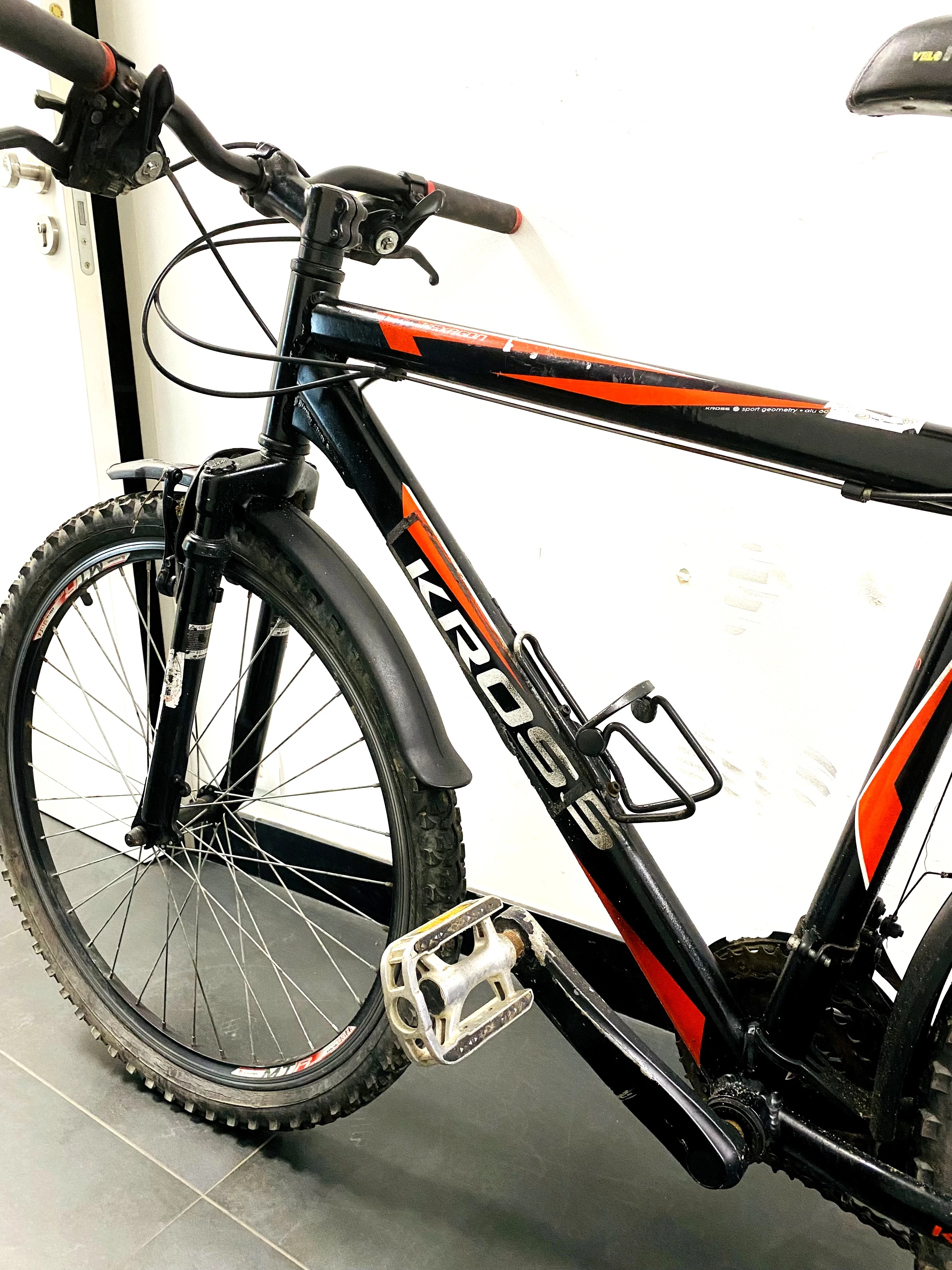 rower-kross-hexagon-v2-czarny-rozmiar-ramy-17-cali