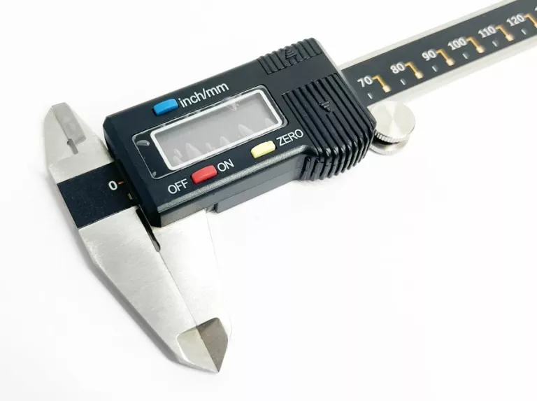 SUWMIARKA ELEKTRONICZNA SCALA 150MM INOX DIN 862