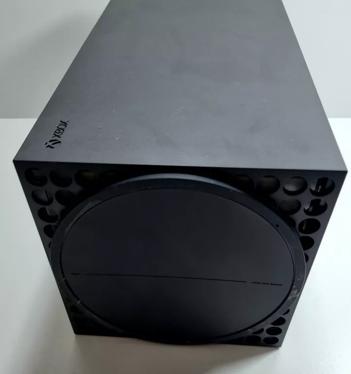 konsola-xbox-series-x-2-pady-stan-uzywany