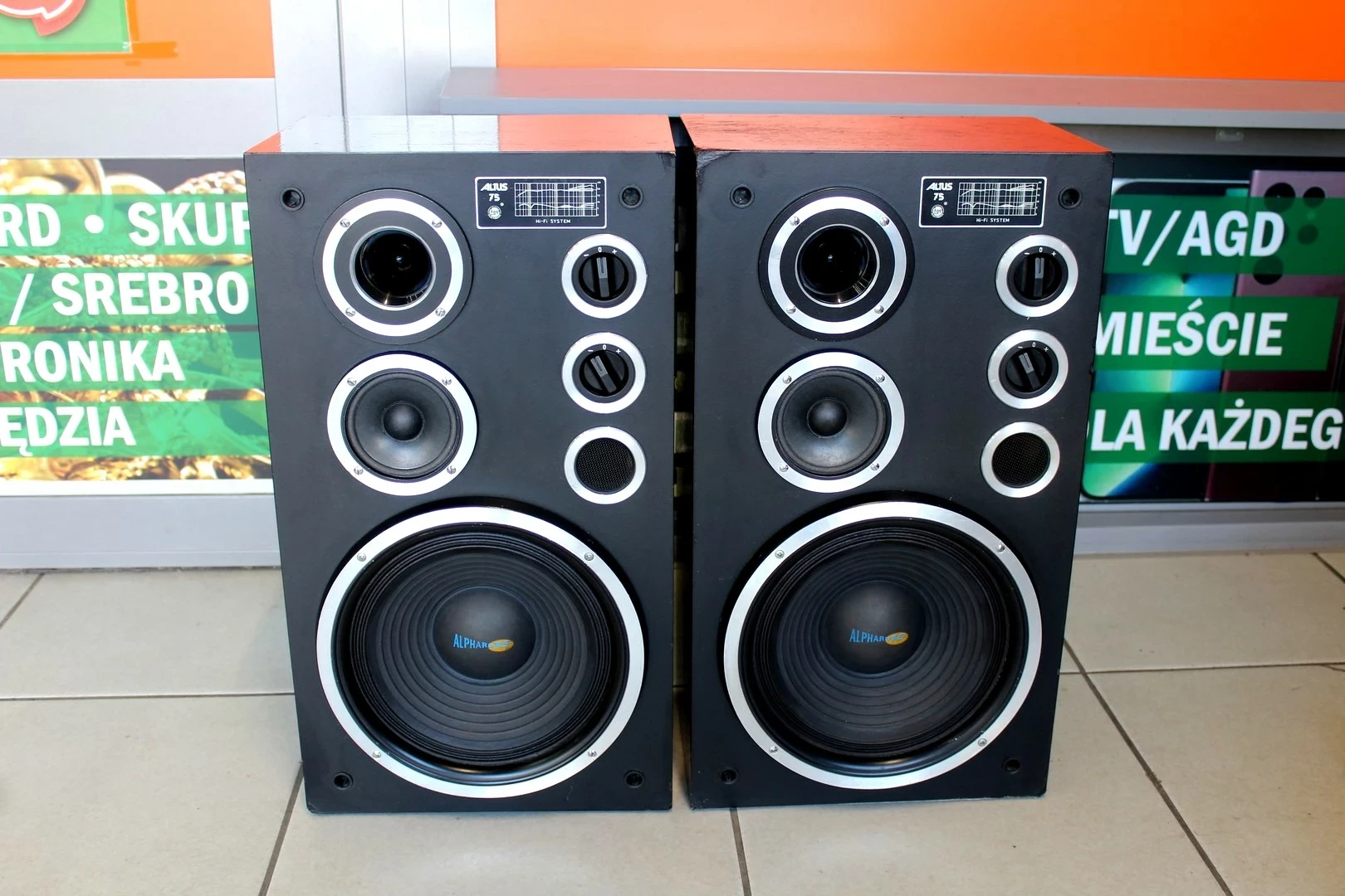 kolumny-tonsil-altus-75-niemodlinska-23-opole