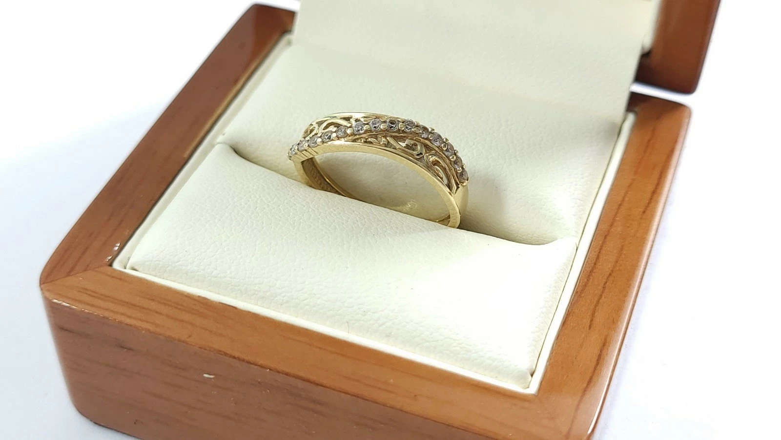 zloty-pierscionek-z-cyrkoniami-p585248gr14-kosciuszki-23b-malbork