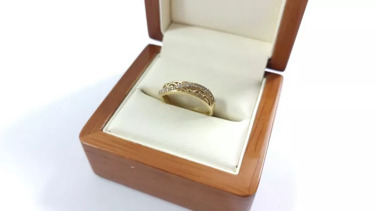 zloty-pierscionek-z-cyrkoniami-p585248gr14-ean-gtin-5902404240042