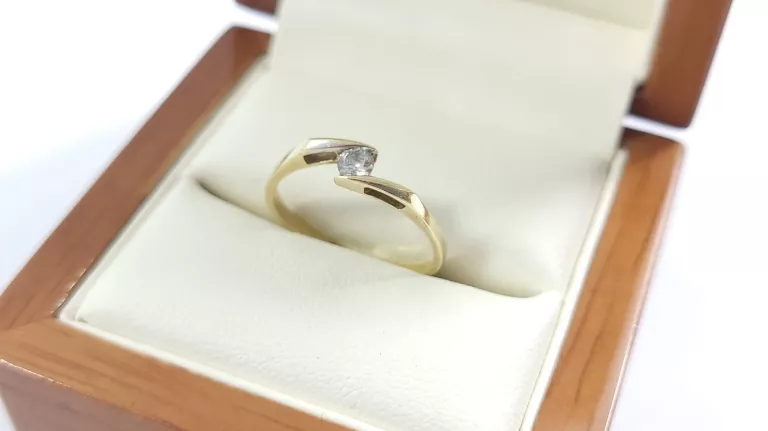 zloty-pierscionek-z-cyrkonia-p333132gr15-kosciuszki-23b-malbork