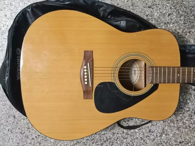 GITARA YAMAHA F-310P