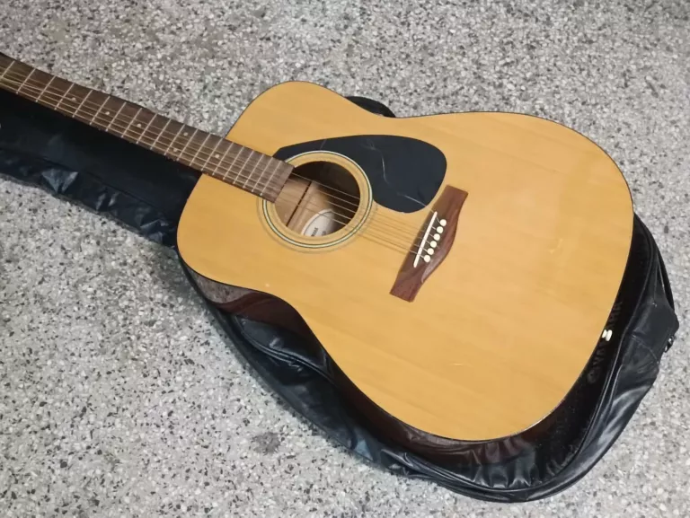 GITARA YAMAHA F-310P